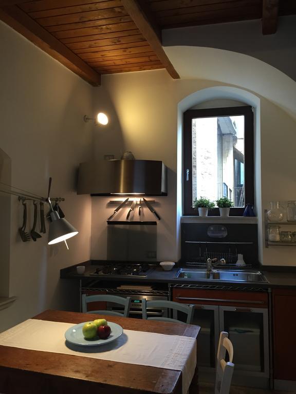 ジョヴィナッツォCasa Torre Di Mactheus Petraroアパートメント エクステリア 写真