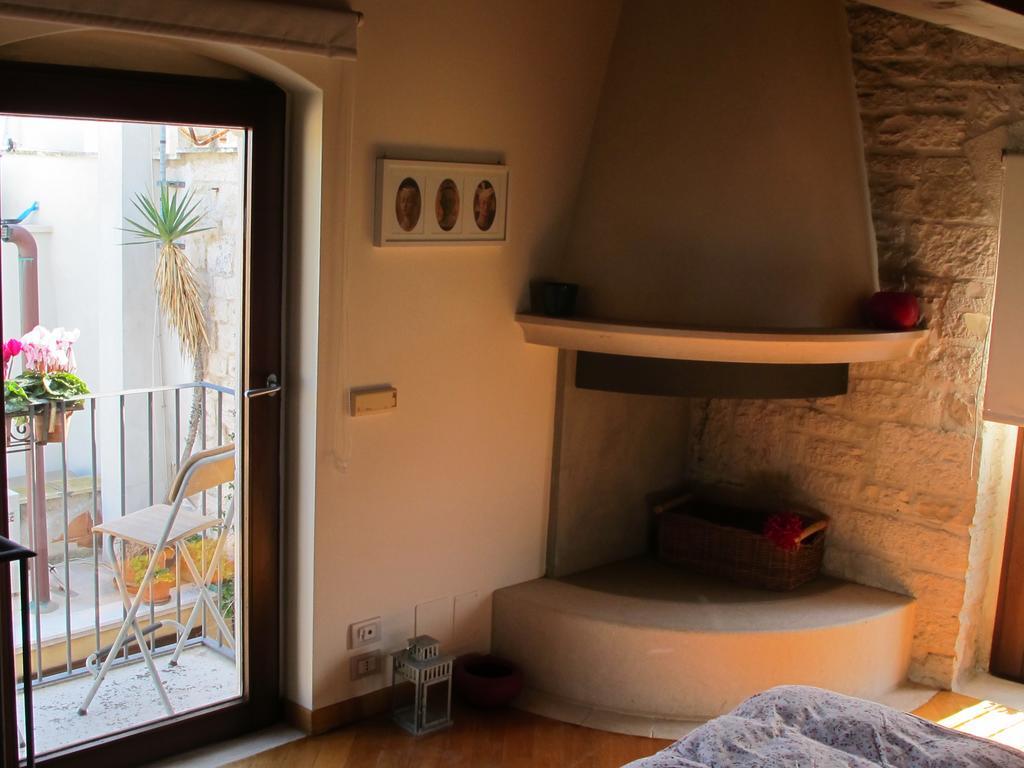 ジョヴィナッツォCasa Torre Di Mactheus Petraroアパートメント エクステリア 写真