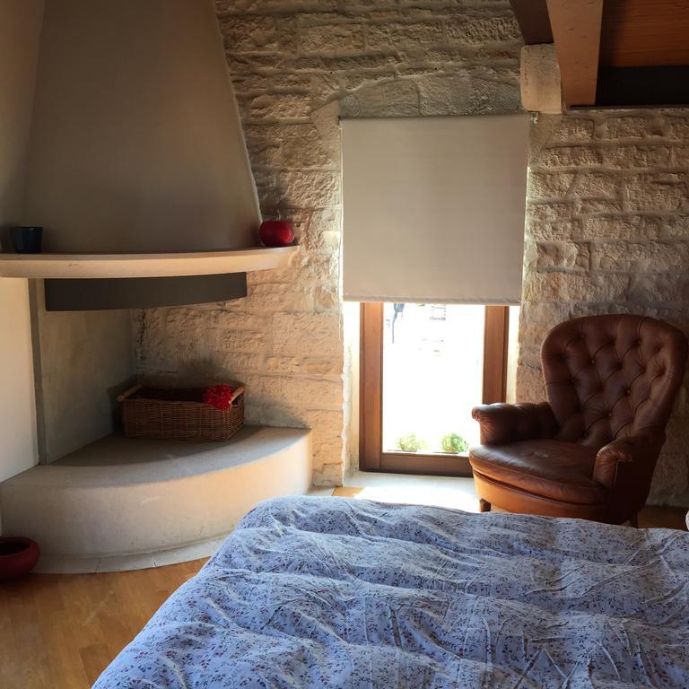 ジョヴィナッツォCasa Torre Di Mactheus Petraroアパートメント エクステリア 写真